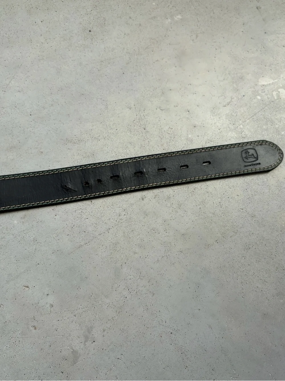 ⁠John Deere Black Top Grain Leather Contrast Stitch Belt 40⁠